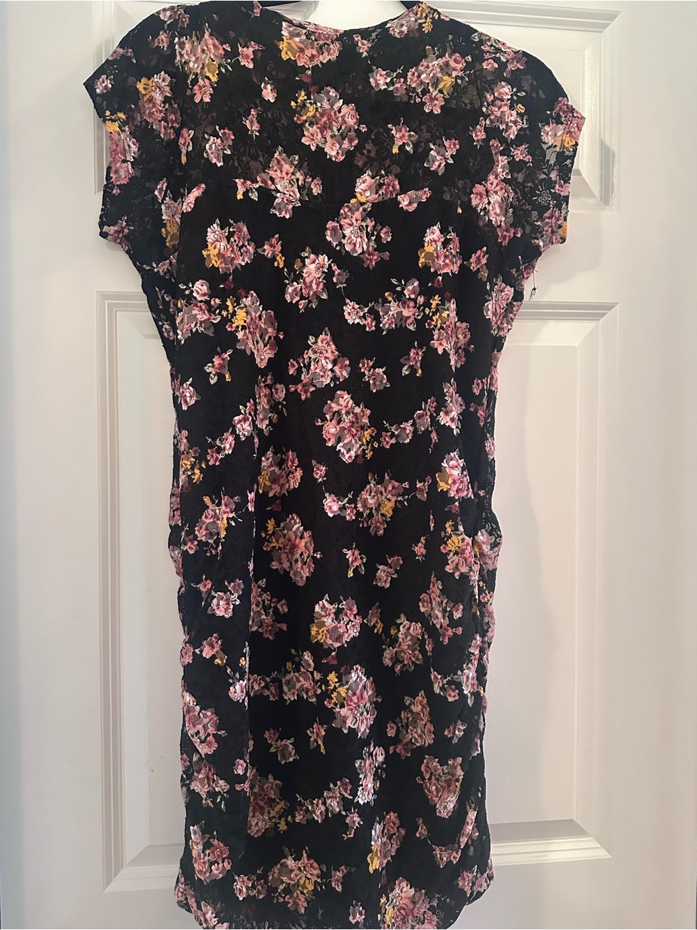 Black Floral Short-Sleeve Tunic Top - Pink & Yellow Bouquet